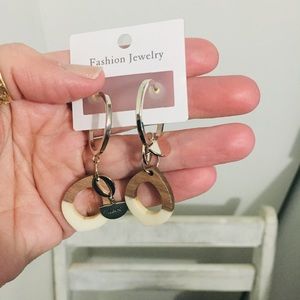 Fashion jewelry wood and golden earrings love